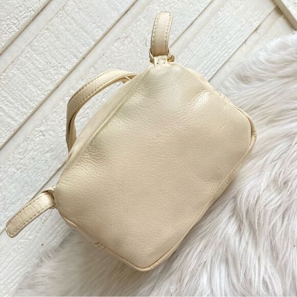 HOBO Ivory Leather Blaze Convertible Hobo Shoulder Bag Backpack Drawstring - Picture 7 of 14